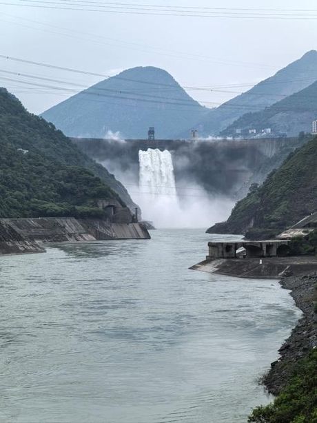 两家人水电站：一个虽小但五脏俱全的旅游景点